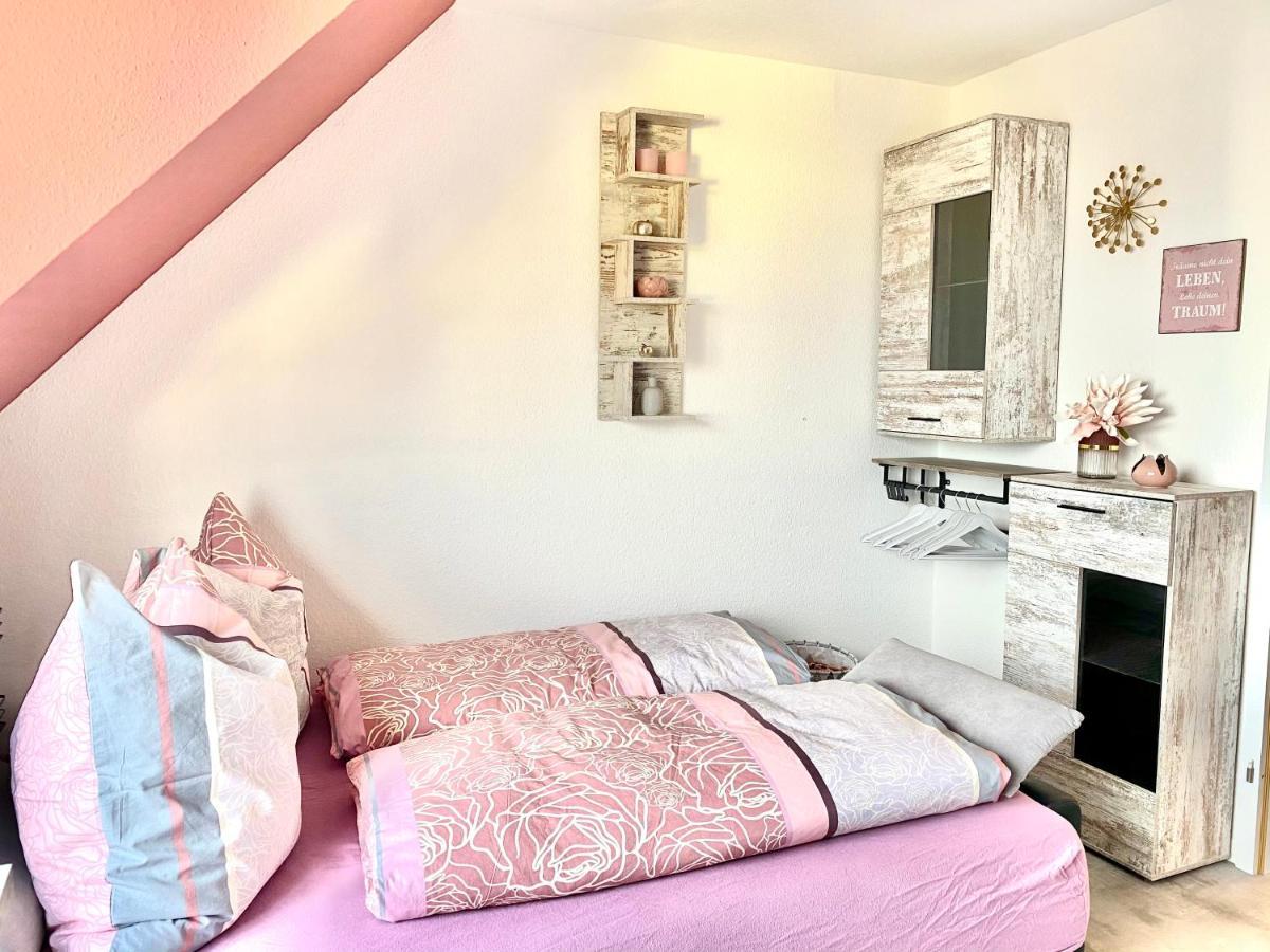 Cottbus-Apartments - Red Apartment I Privat I Wifi I Kueche I Balkon Buitenkant foto